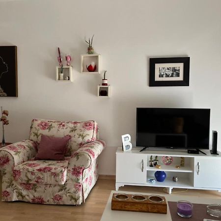 Lovely Pink Flat Podgorica Exterior foto
