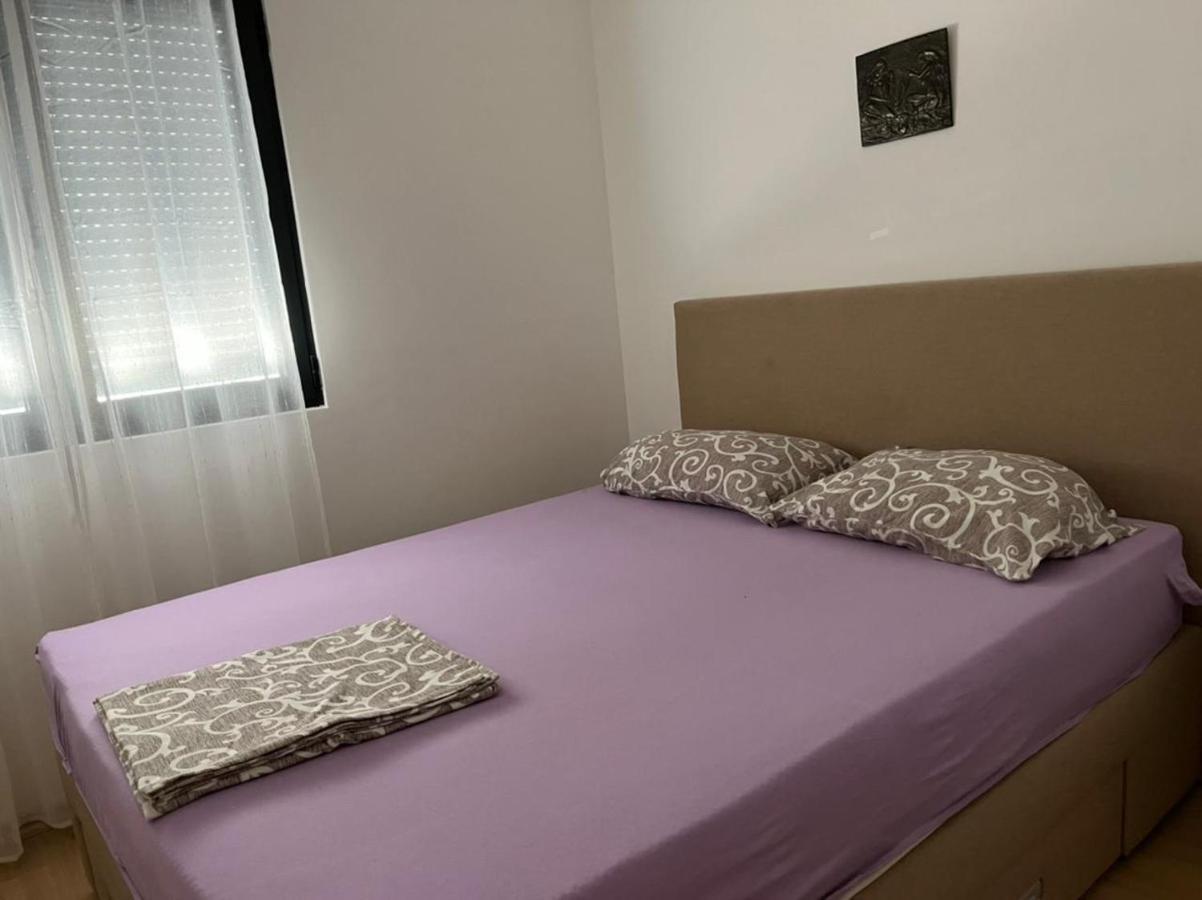 Lovely Pink Flat Podgorica Exterior foto