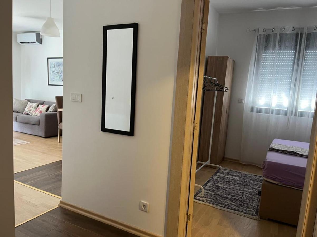 Lovely Pink Flat Podgorica Exterior foto